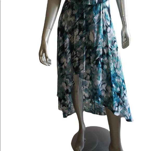 GUESS Dress - Picture 2 of 5